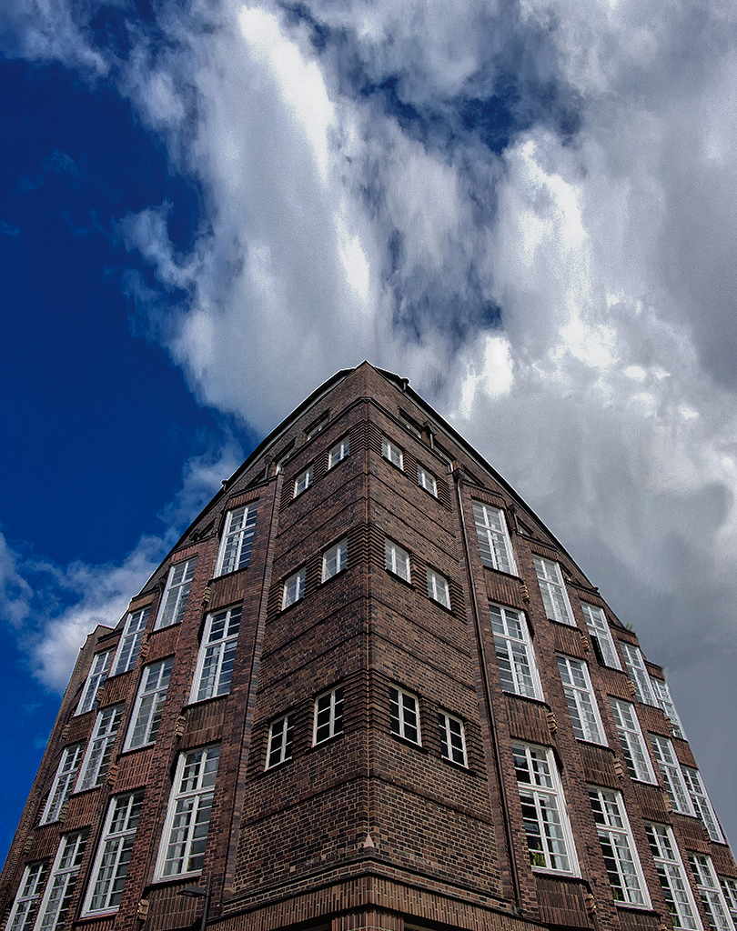 Schleswig Holstein Ostsee 09_2015 KA7_4017 als Smartobjekt-1 Kopie.jpg - Strahlendblauer Himmel vor der alten Backsteinfassedein Ratzeburg